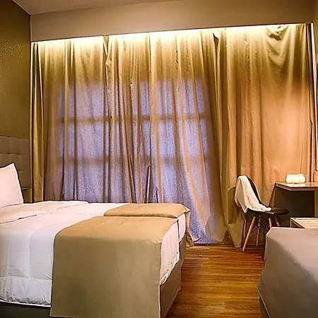 Athlos Hotel 4*